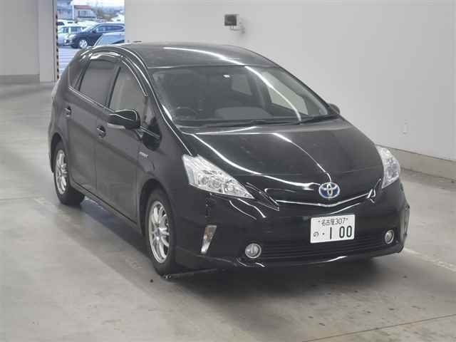 70514 Toyota Prius alpha ZVW41W 2014 г. (MIRIVE Aichi)